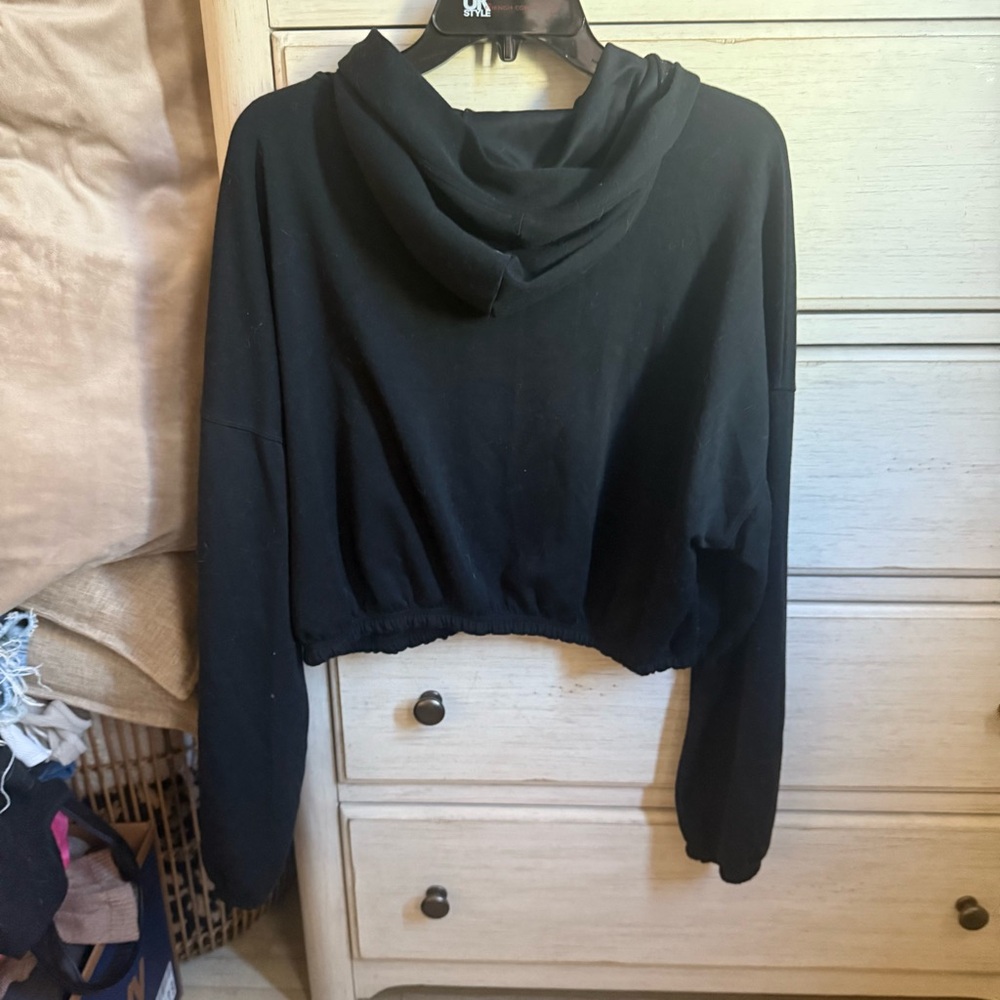 Gilly Hicks Cropped Black Hoodie - Picture 8 of 8